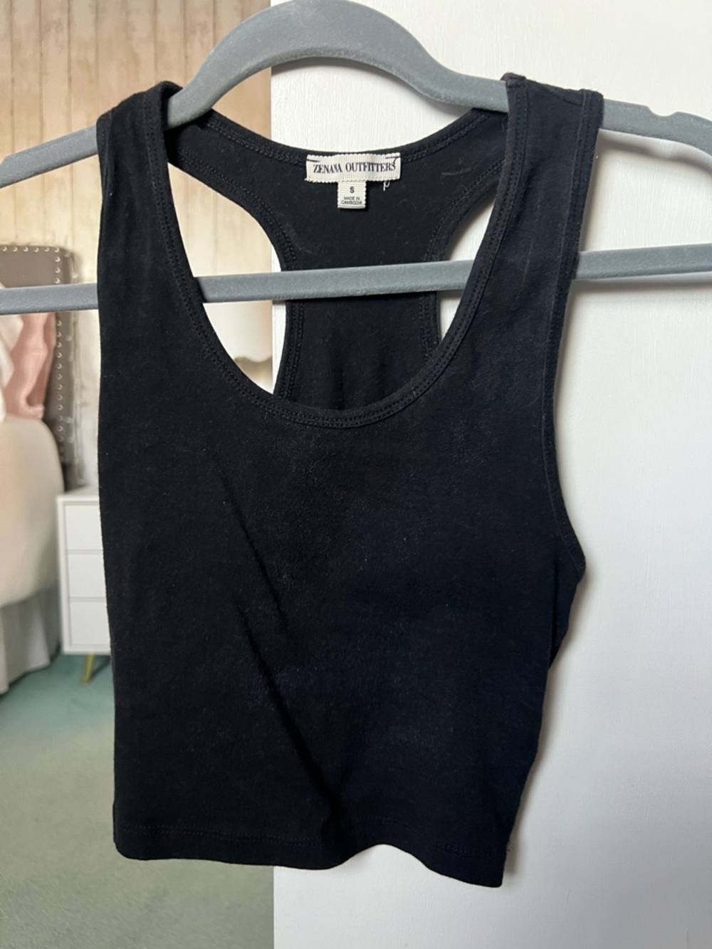 Zenana Outfitters Black Cropped Racerback Tank